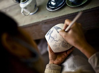 Bat Trang Ceramic Village - Van Phuc Silk Village Tour full day